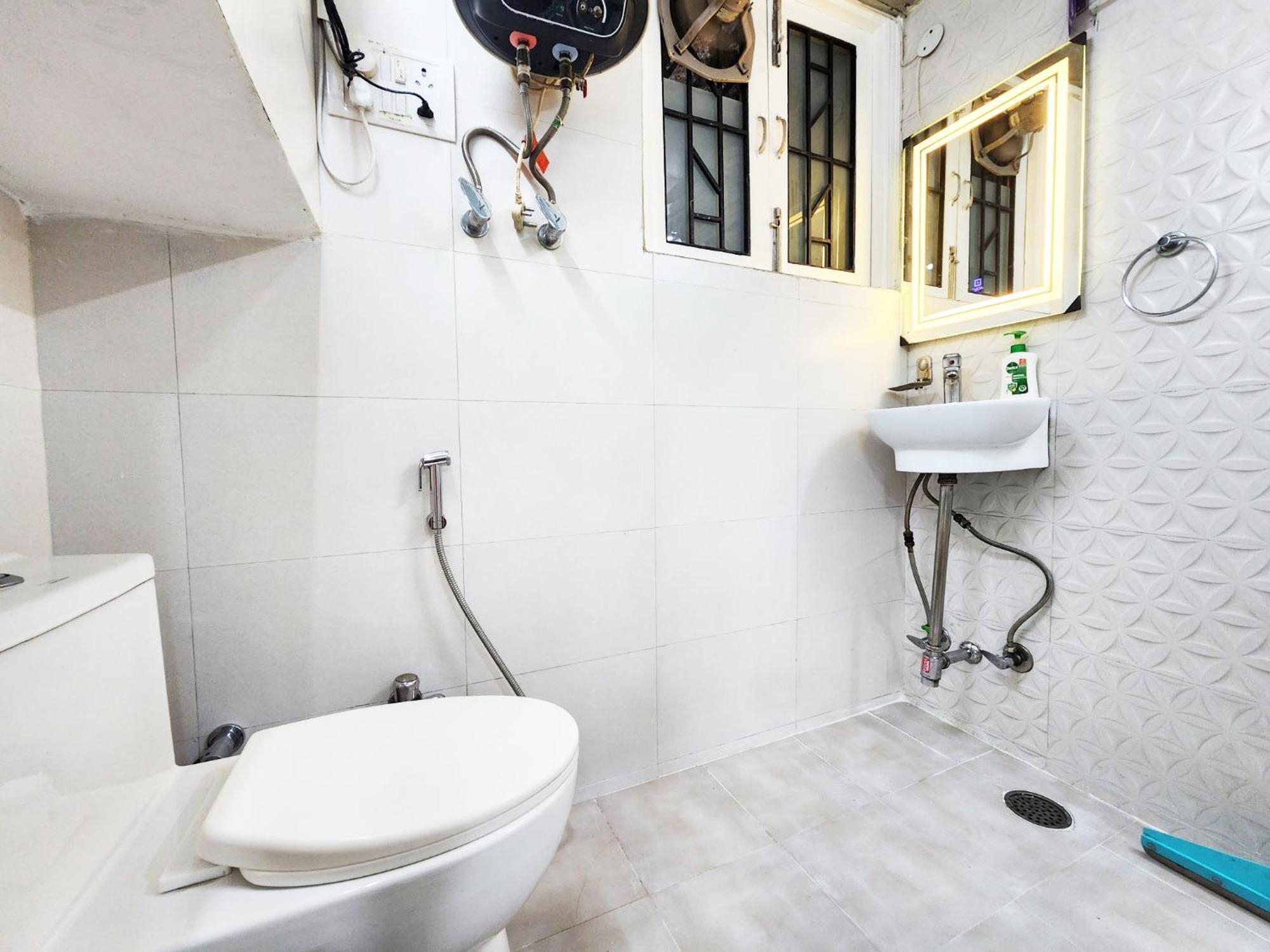 Economical Cozy 1bhk Prime Location South Delhi 1 Apartment *