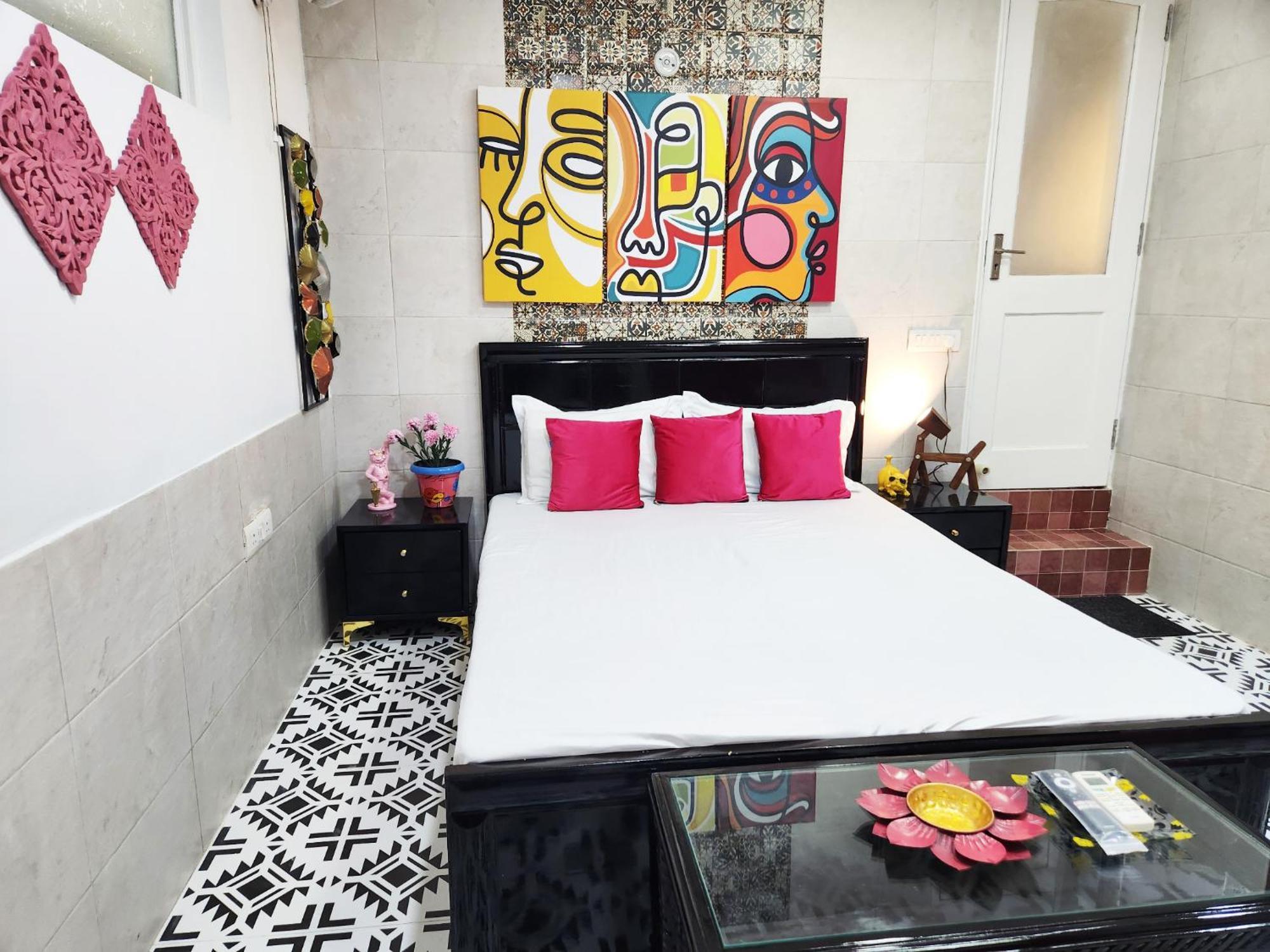Economical Cozy 1bhk Prime Location South Delhi 1 *
