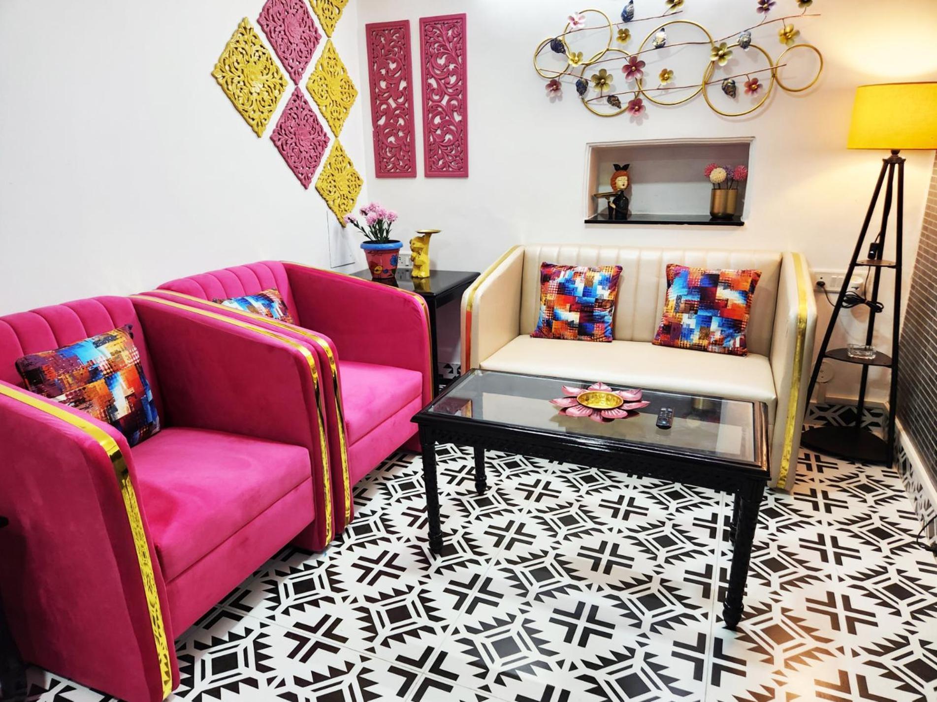 Economical Cozy 1bhk Prime Location South Delhi 1 Apartment