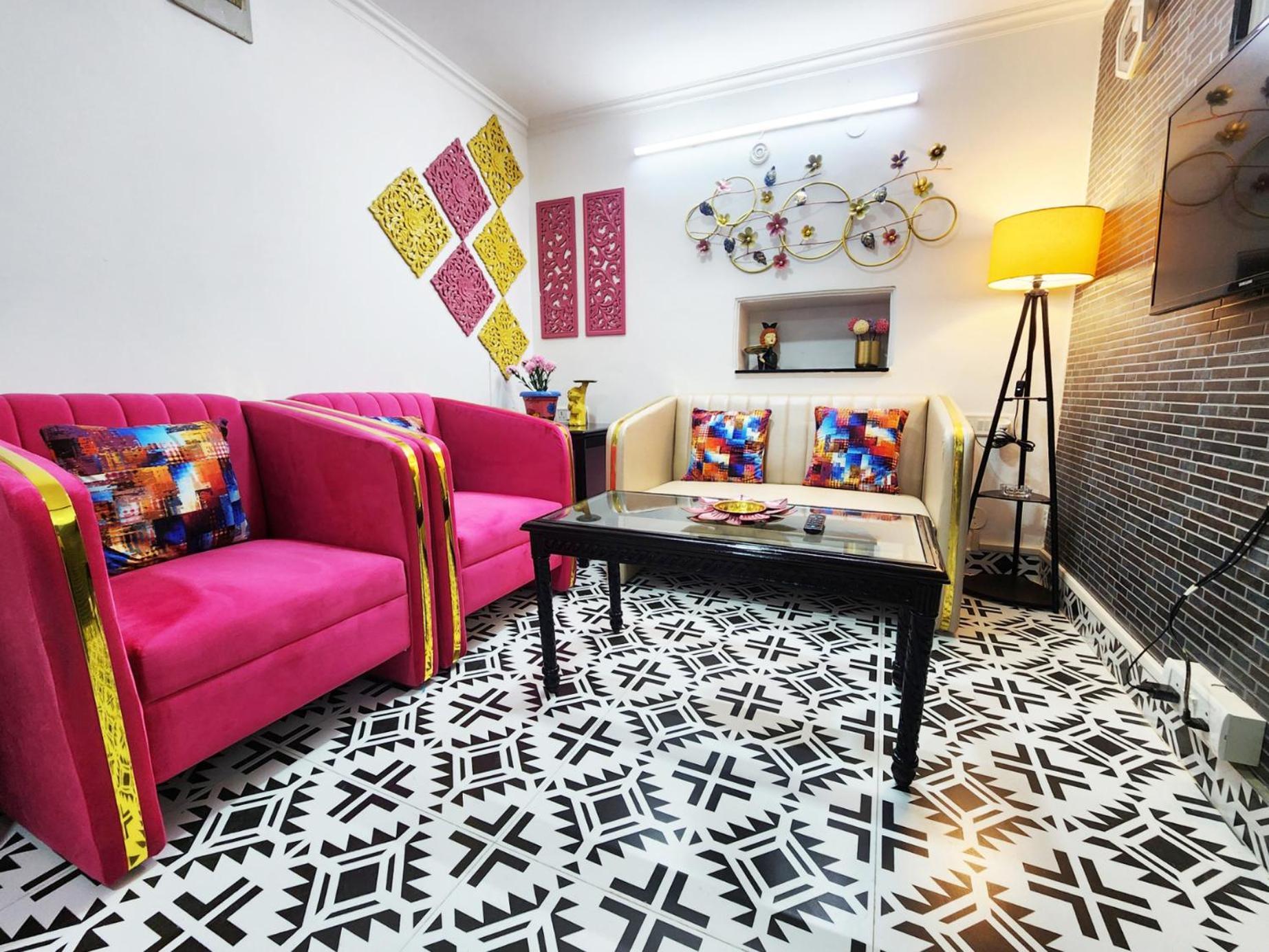 Economical Cozy 1bhk Prime Location South Delhi 1 *